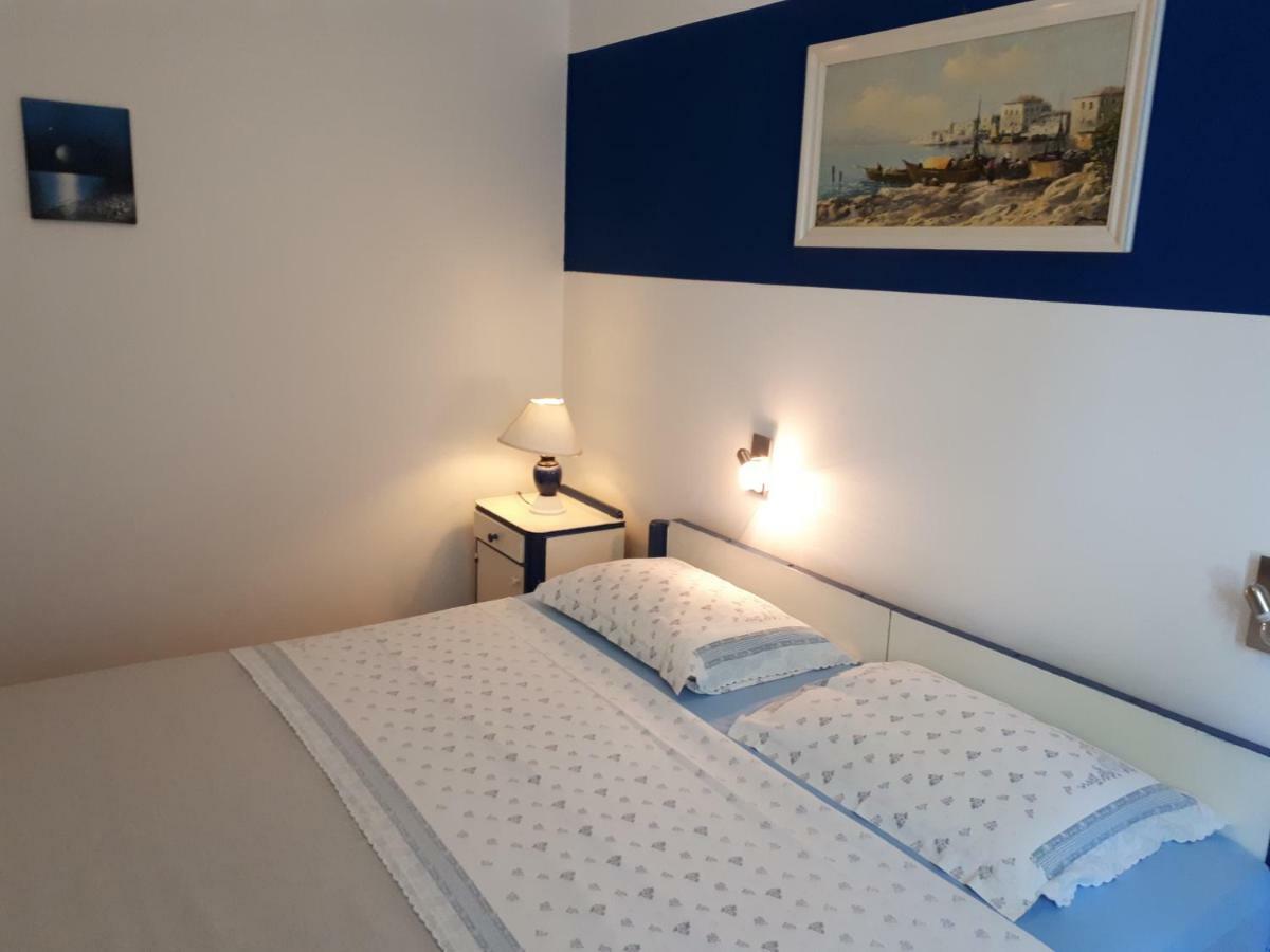 Apartmani Matas Petrčane Exterior foto