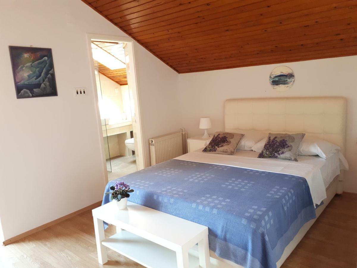 Apartmani Matas Petrčane Exterior foto