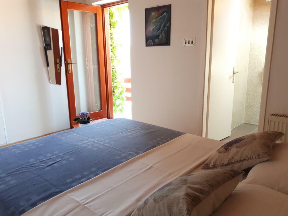 Apartmani Matas Petrčane Exterior foto